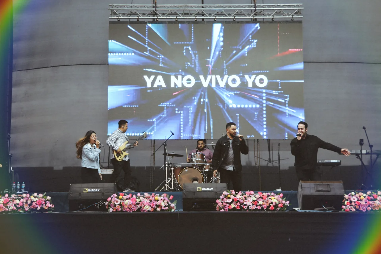 WayBack en el escenario ante el público